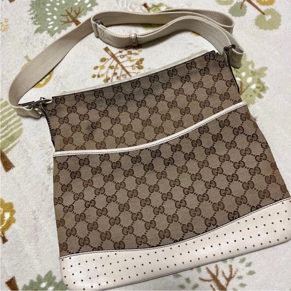 Gucci Beige and White Crossbody Bag